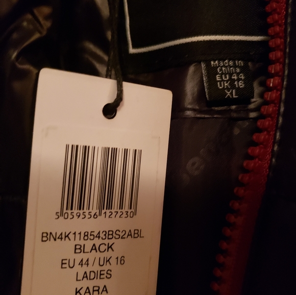 Bench Puffer Jacket - Picture 4 of 6